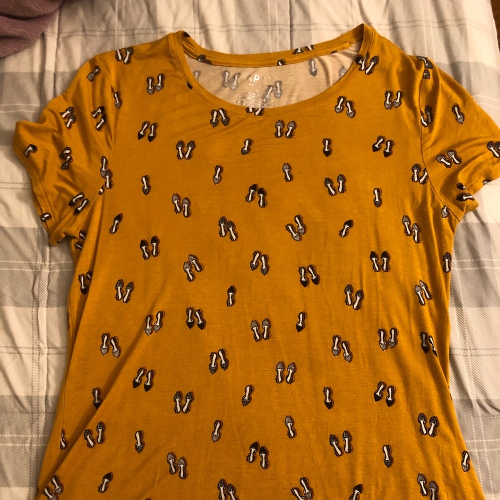 Top with Shoe Pattern - Picture 2 of 5